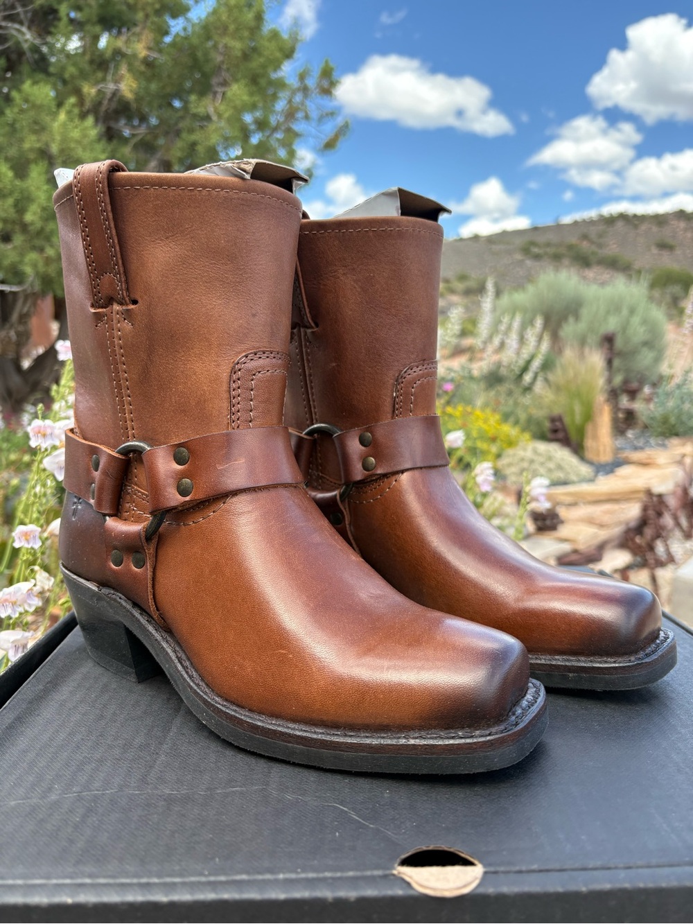 NWT๐บ๐ธ FRYE 8R Harness Boots Cognac - Picture 5 of 16